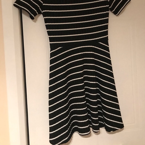 H&M DRESS - Picture 2 of 2